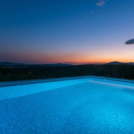 빌라 Andante 트로기르